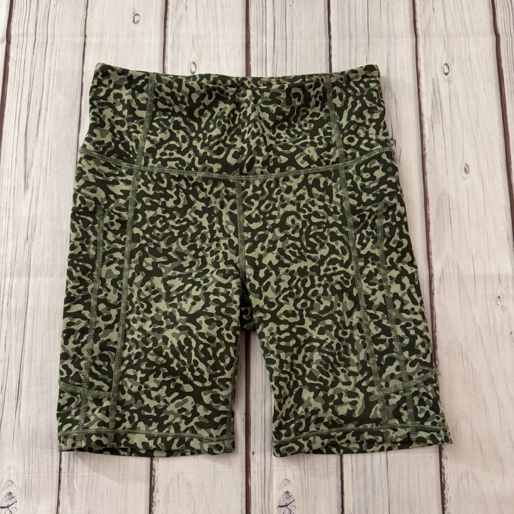 Athleta Women's Ultimate Stash II‎ 7" Biker Shorts Green Camo Small Activewear
